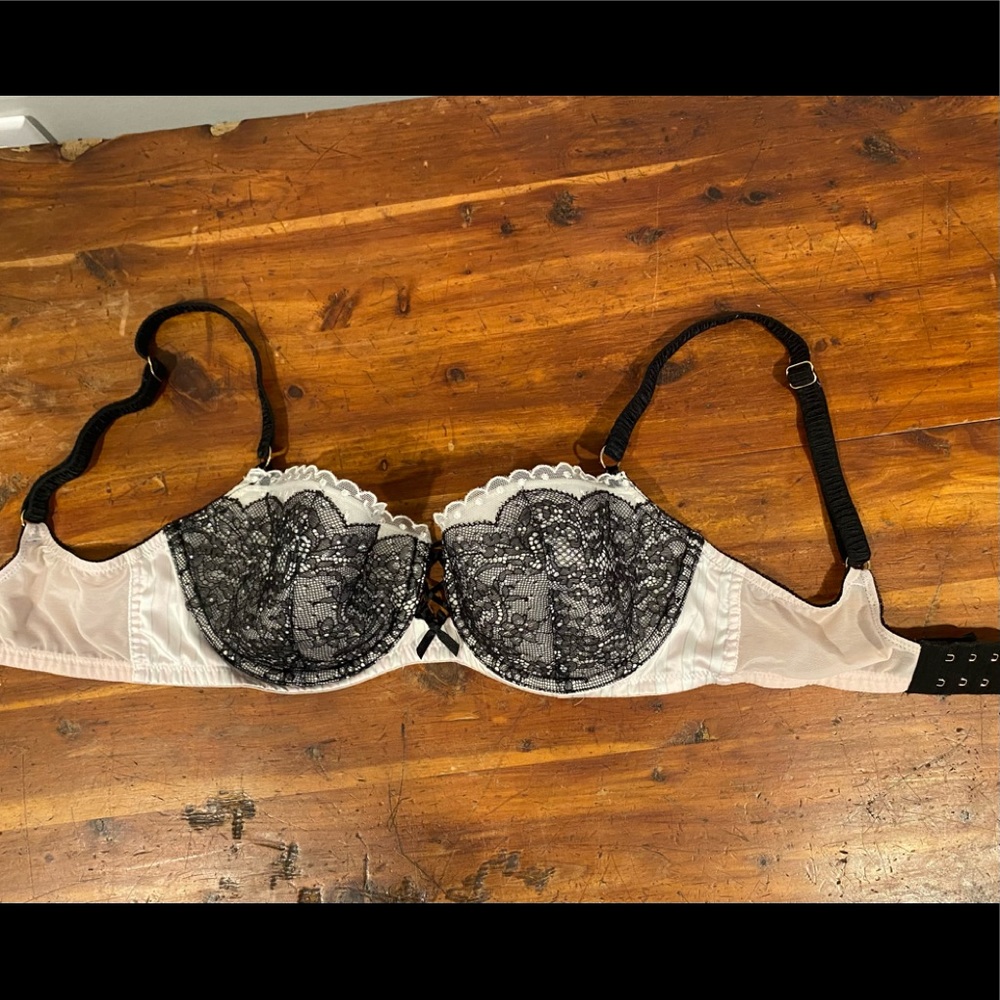Victoria’s Secret Dream Angels Balconet Lace Bra